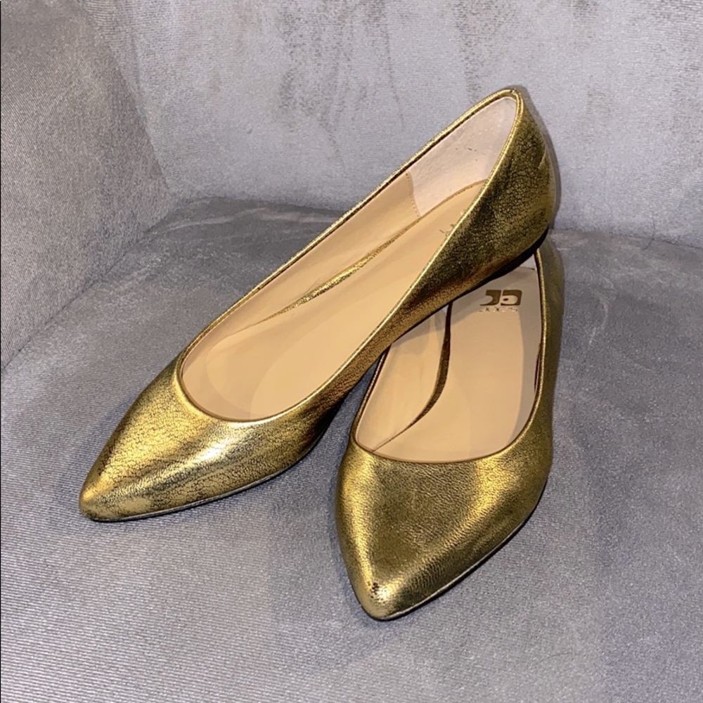 Joes Jeans Kitty IV, distressed gold flat, size 6